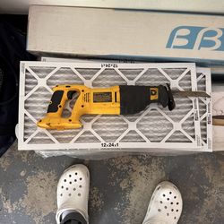 Dewalt power saw no plug