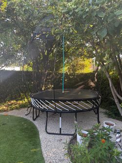 Spring free trampoline