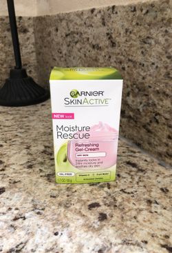 Garnier Gel 24 hrs Moisture with Vitamin C