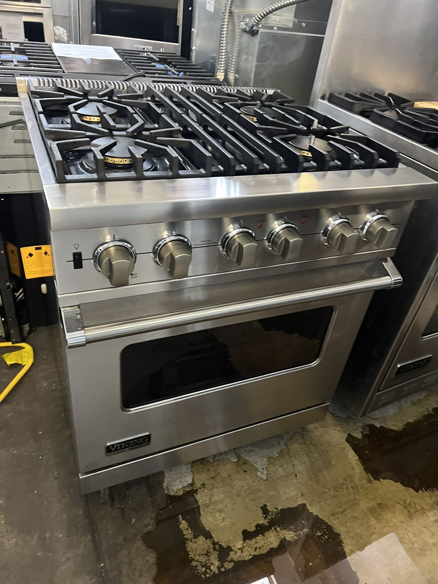 Viking 30” Dual Fuel Gas Range 2019