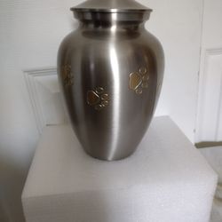 Brand New Pet Urn $100 Pick Up Only No Holds