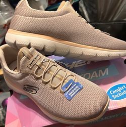 Size     91/2      Sketcher women
