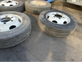Tires 19.5 Isu