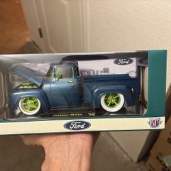 M2 1:24 1956 Ford F100 Truck Chase