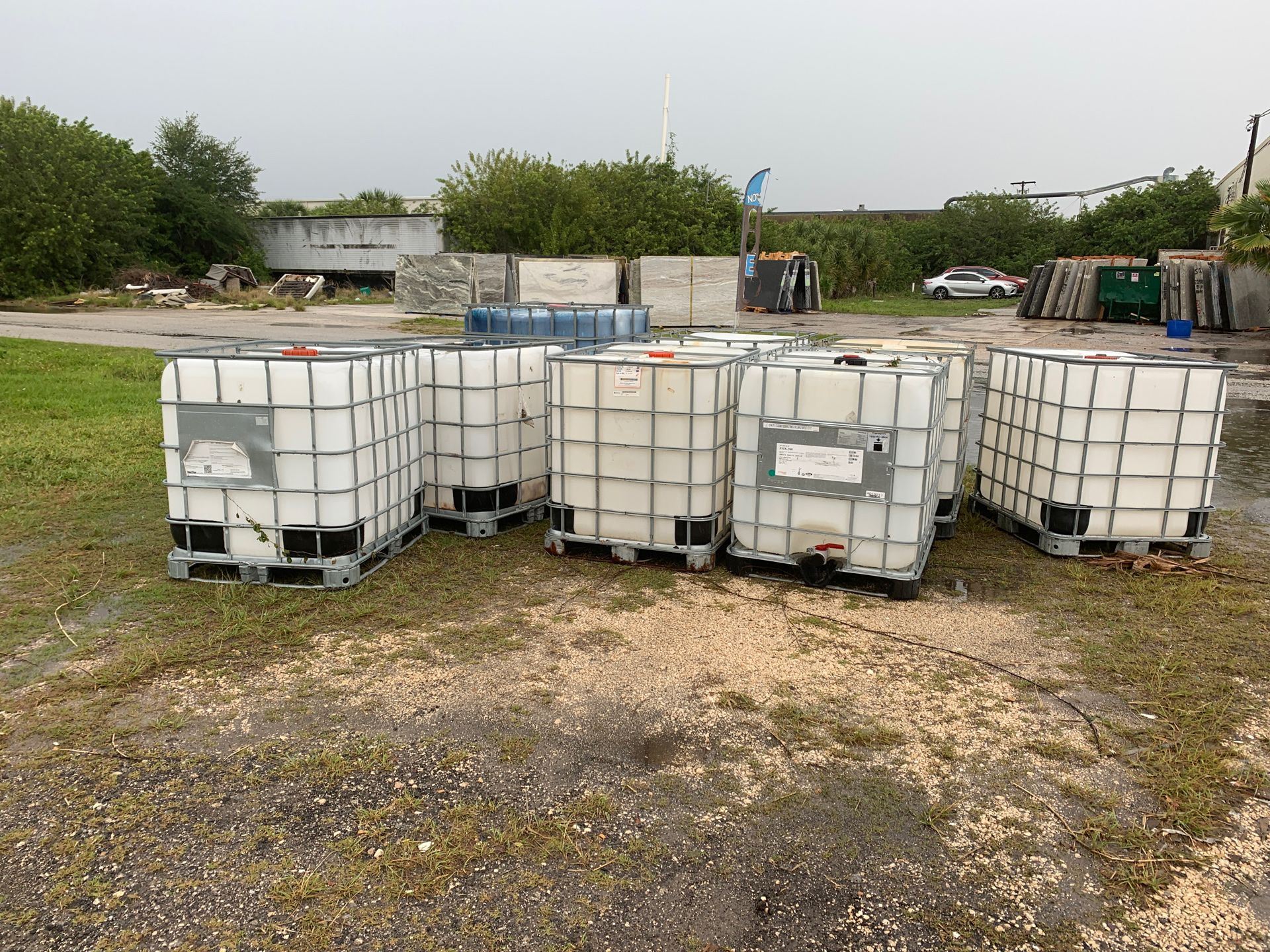 275 gallon totes for Sale in Tampa, FL OfferUp