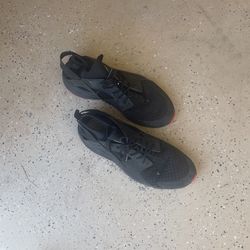 Black Nike Huarache size 11