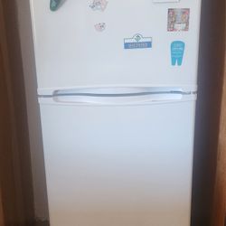 Hotpoint Refrigerator 