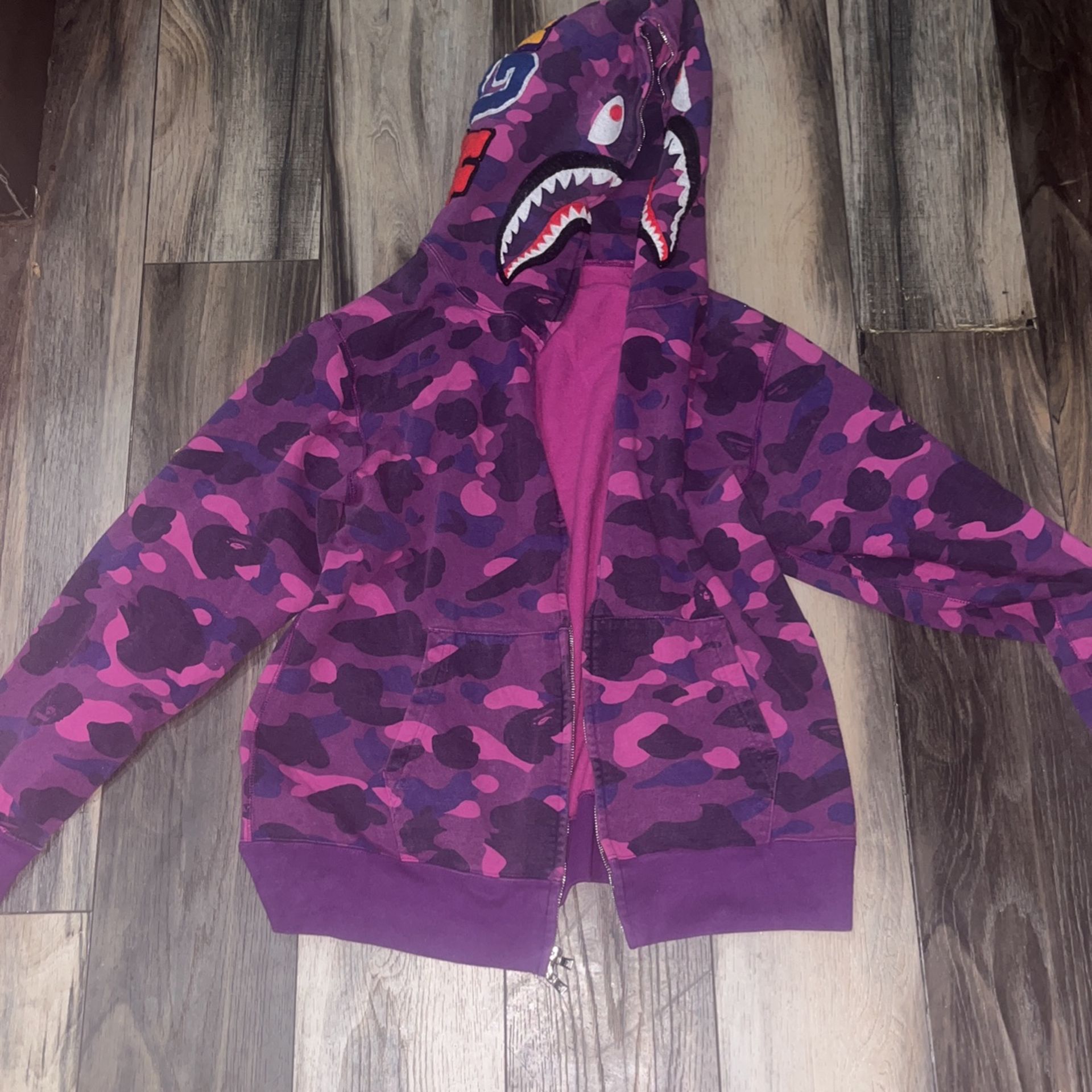 bape hoodie ( read description)