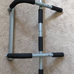 Pull Up Bar