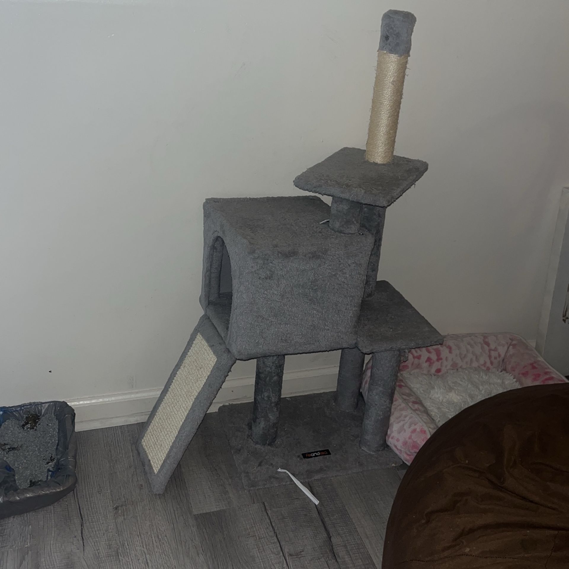 Cat Scratch Post