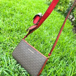 Michael Kors Jet Set Xbody W Tech Attch