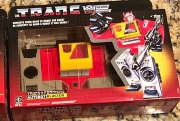 Collectables & Toys "Transformers" G1 Blaster Reissue (New In Box)