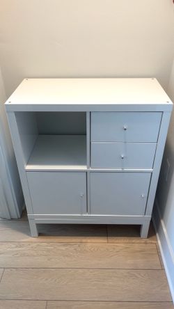 Shelf with underframe white and new