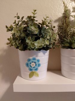 Plantas artificiales nuevas $ 12.00  cada una