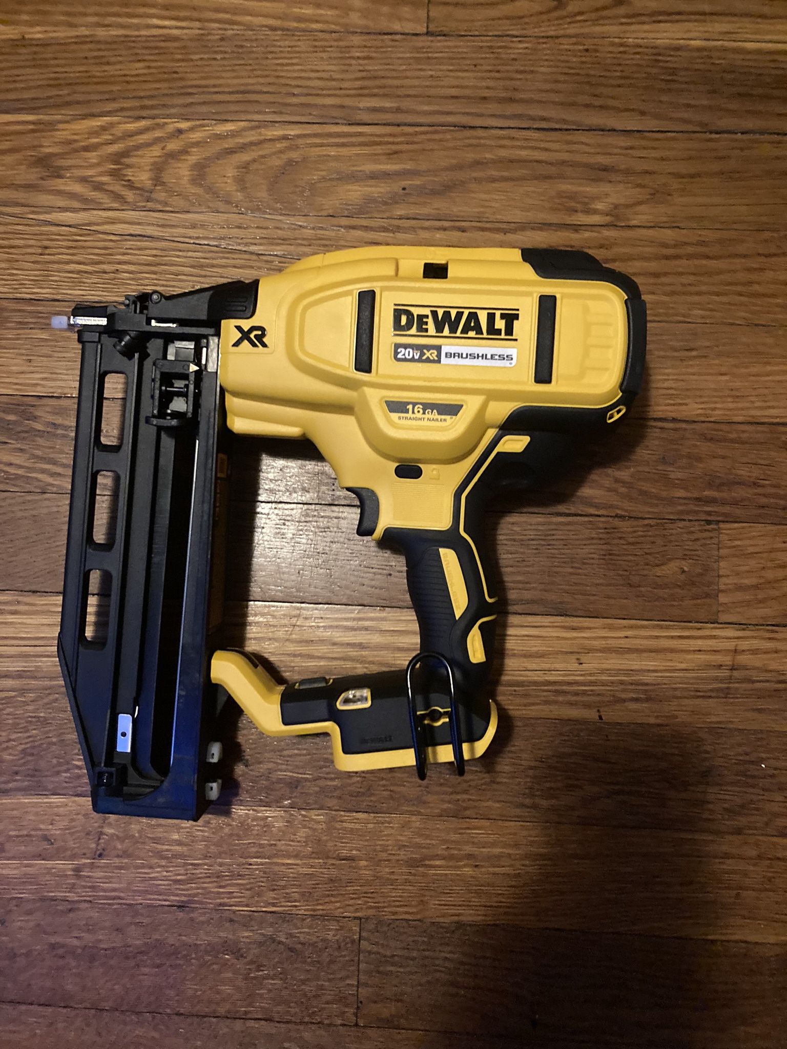 BRAND NEW Dewalt 16g Straight Finish Nailer NEVER USED