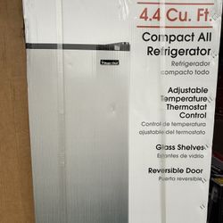 Magic Chef 4.4 cu. ft. Mini Fridge in Stainless Steel Look