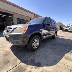 2004 Honda CR-V AWD - ORIGINAL HONDA PICNIC TABLE INCLUDED 
