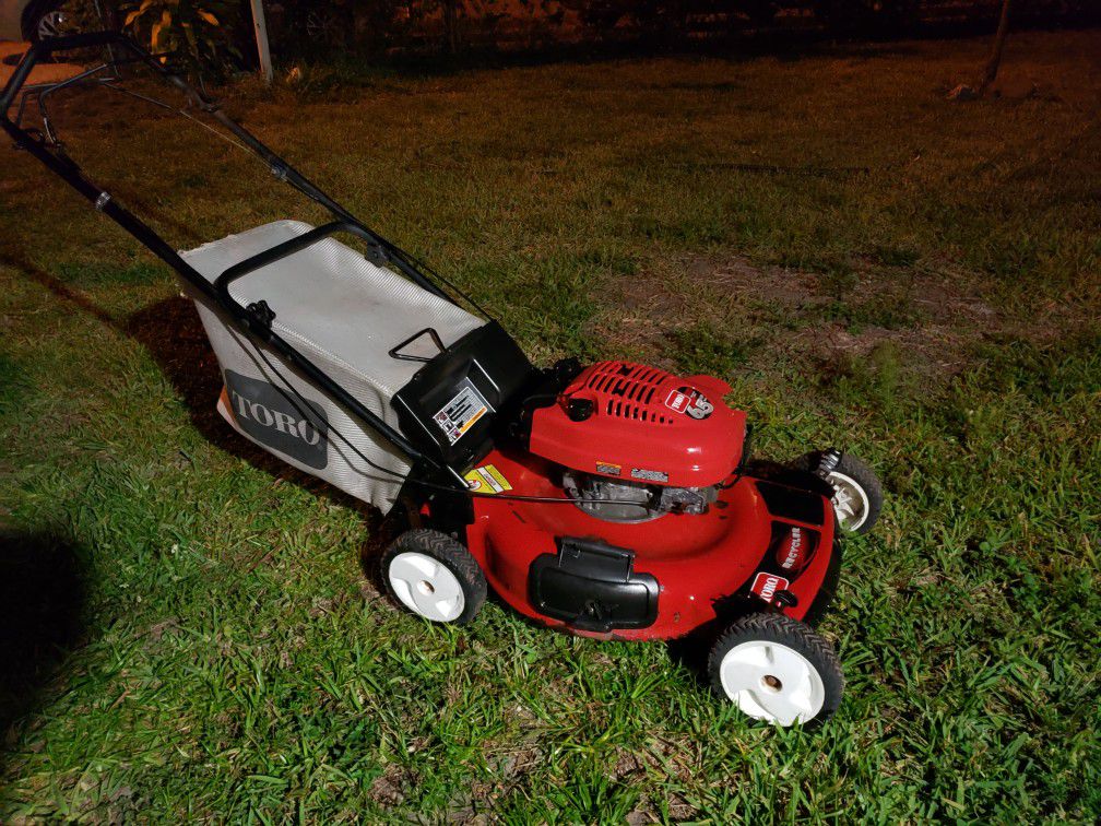 Lawn mower Toro 6.5hp selfprp 22"cut