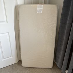 Crib Mattress, EUC! Make An Offer! Colgate EcoClassica III Dual Firmness Infant & Toddler Organic Cotton Cover