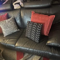 1 Couch good condition Leather Black