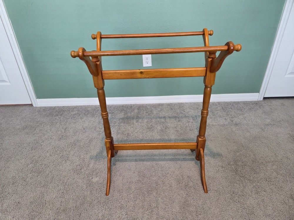 Vintage Style Quilt Rack
