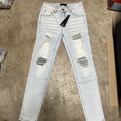 Size 32 Light Blue Torn Amiri Jeans 