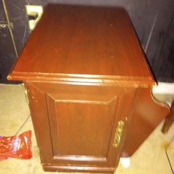 (21×20×14) Brown Wooden Night Stand With Magazine Rack 