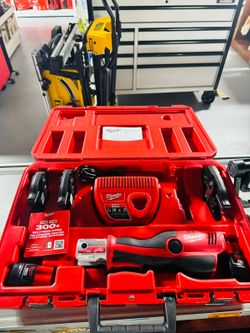 MILWUAKEE M12 CORDLES PROPRESS KIT NEW