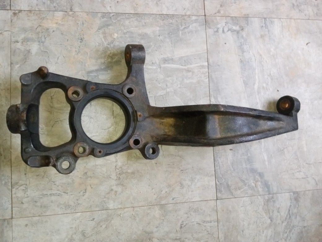 Front Right Steering Knuckle Pulled Off a 2019 Ford F-150