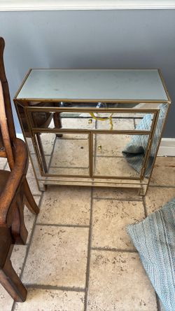 Mirror dresser