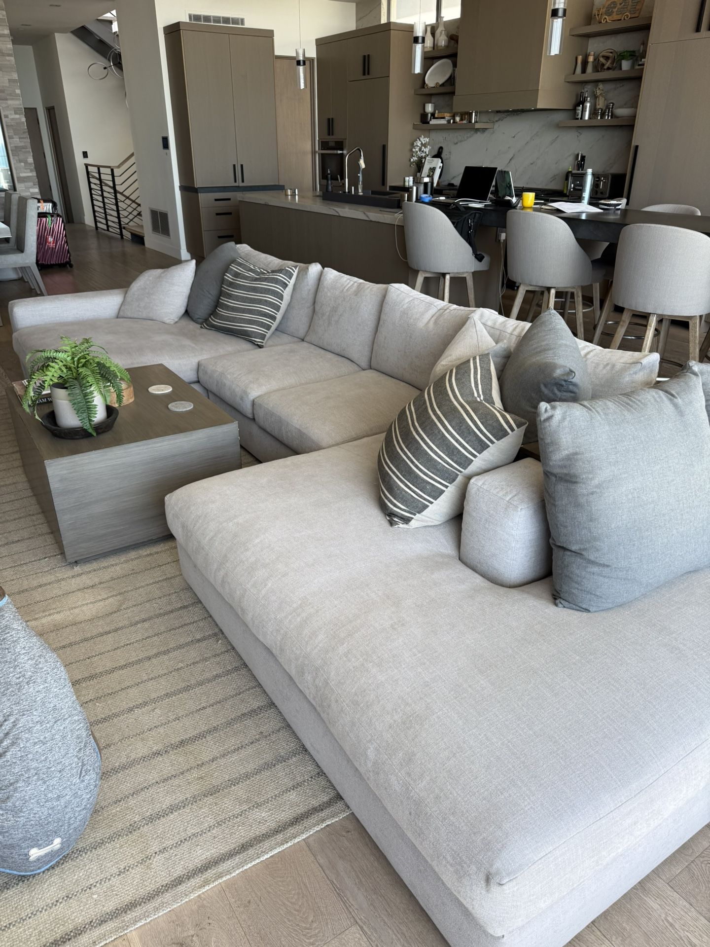 Sectional couch 