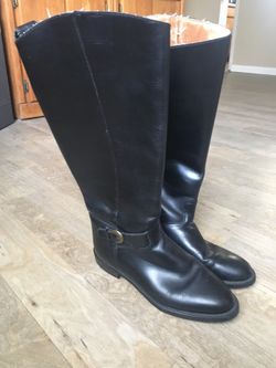 Women’s black boots