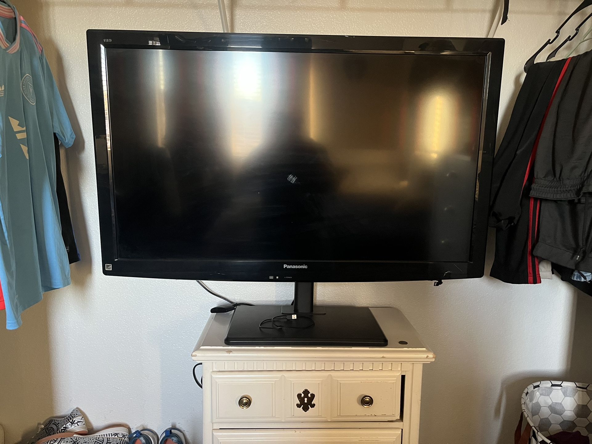 Panasonic TV And Tv Holder