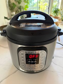 Instant Pot Duo 7-in-1 Electric Pressure Cooker, 6 quart