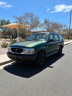 2000 Ford Explorer