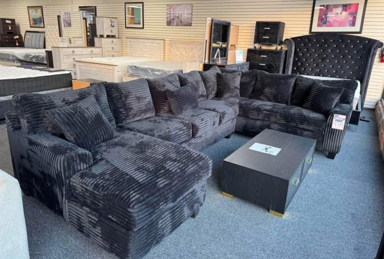 U Shape Sectional. 🚚WE DELIVER🚚
