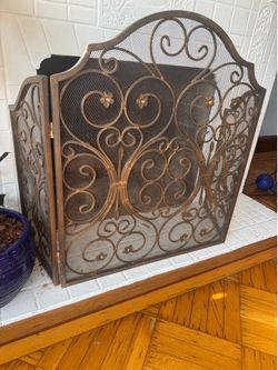 Elegant decorative fireplace screen