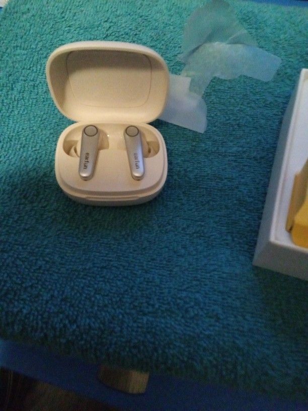 EarFun Air Pro 3 Noise Cancelling Wireless Earbuds Qualcomm aptX Adaptive Sound