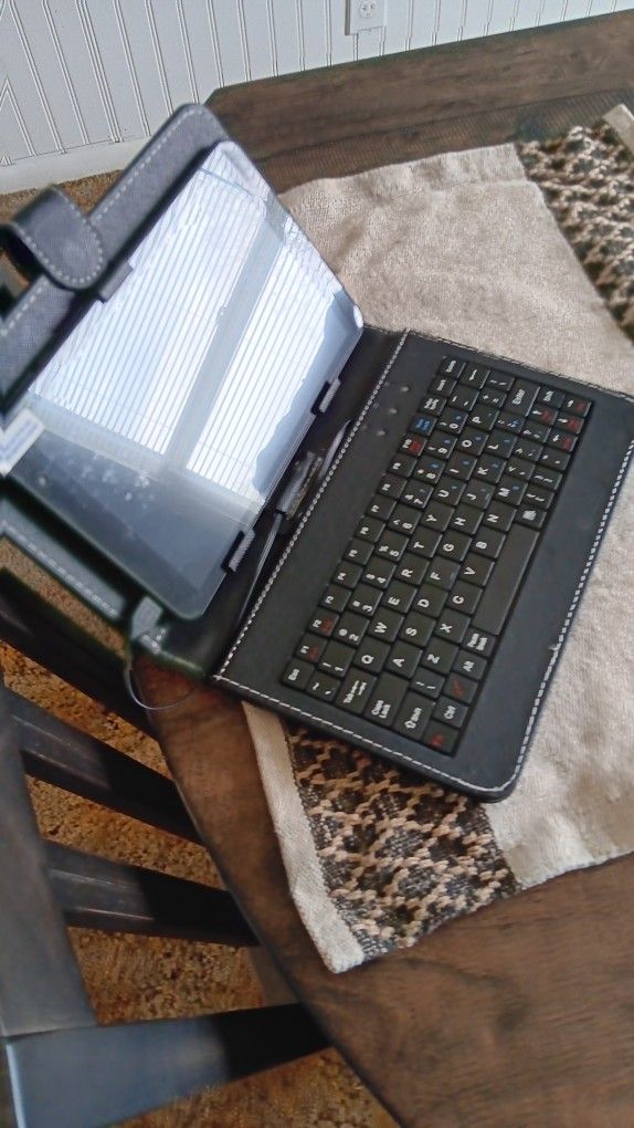 Q Link Tablet With Key Board