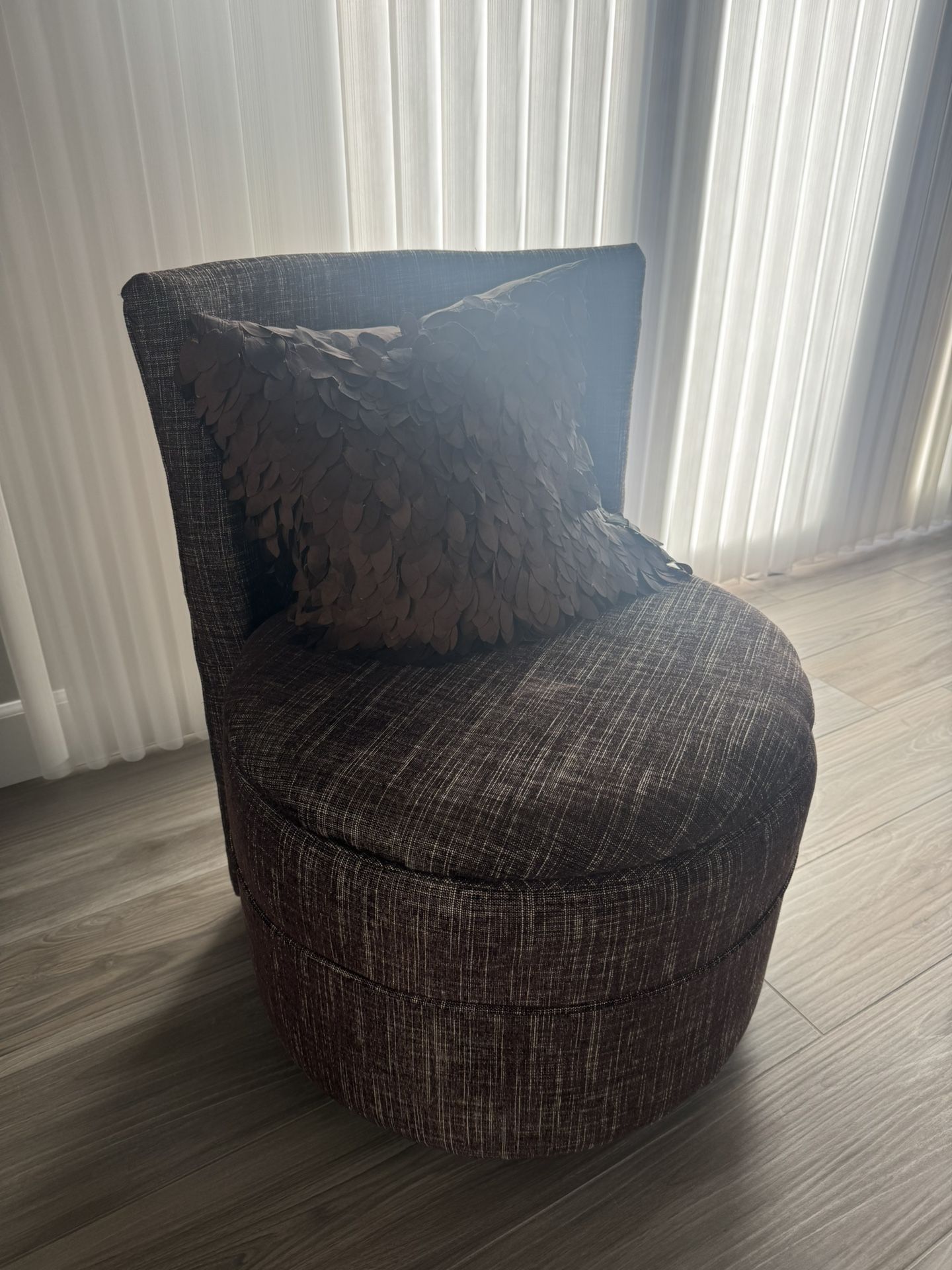 Brown Cushioned Storage Seat