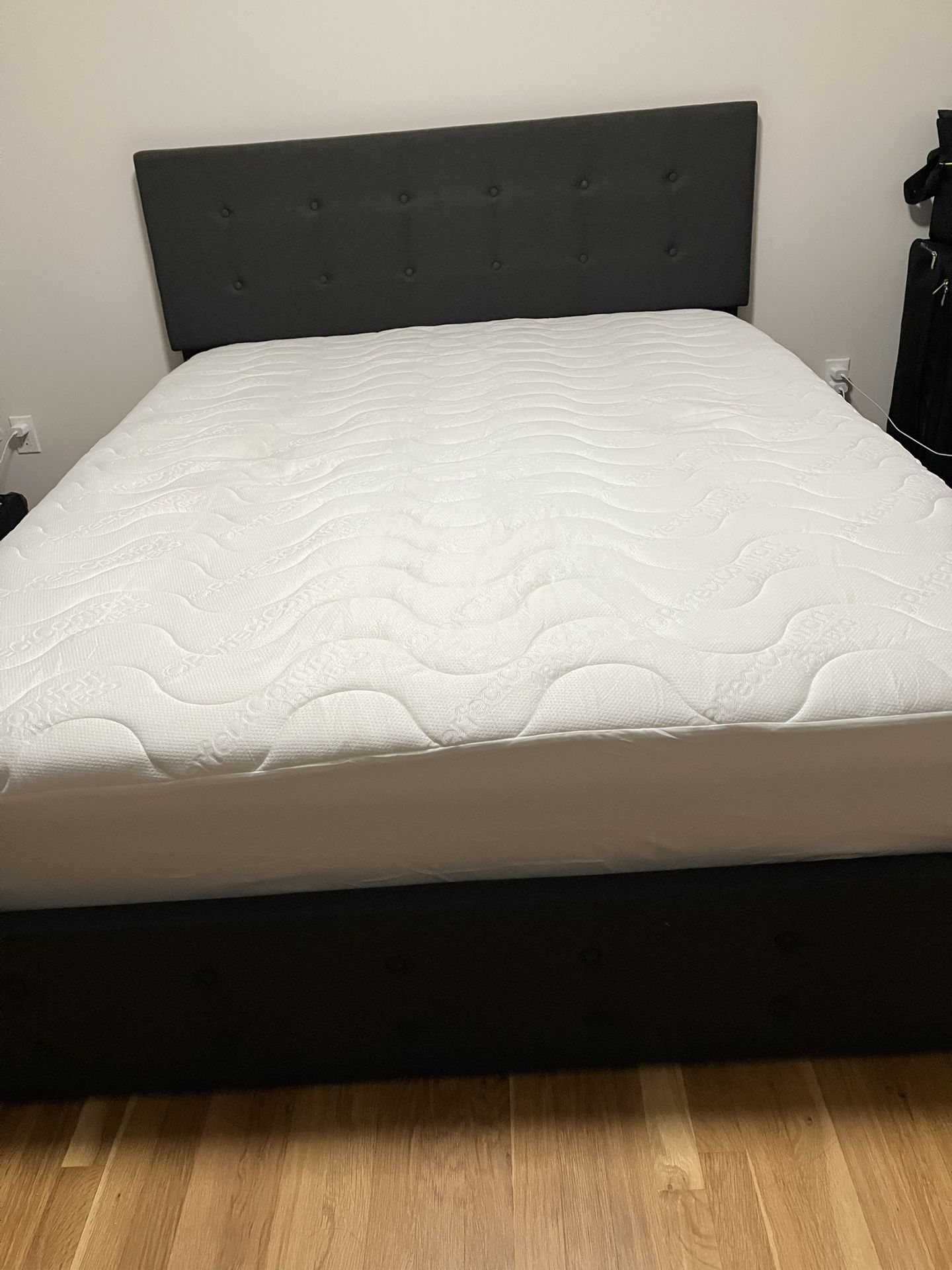 Queen Bedroom Set