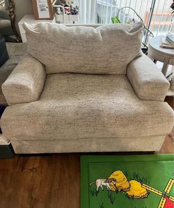 Oversized chair 30 x 48 x 42