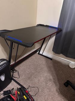 Gaming desk