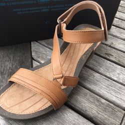 Teva Cabrillo Crossover Leather Wedge Sandal size 8.5