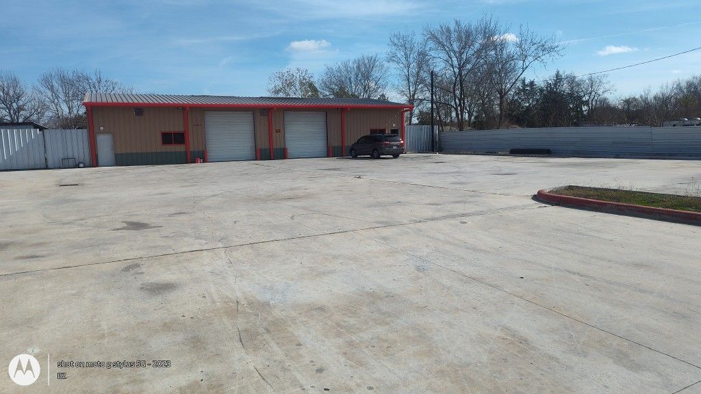 Shop with huge parking