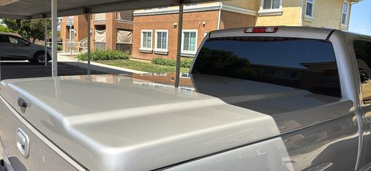 Truck bed cover