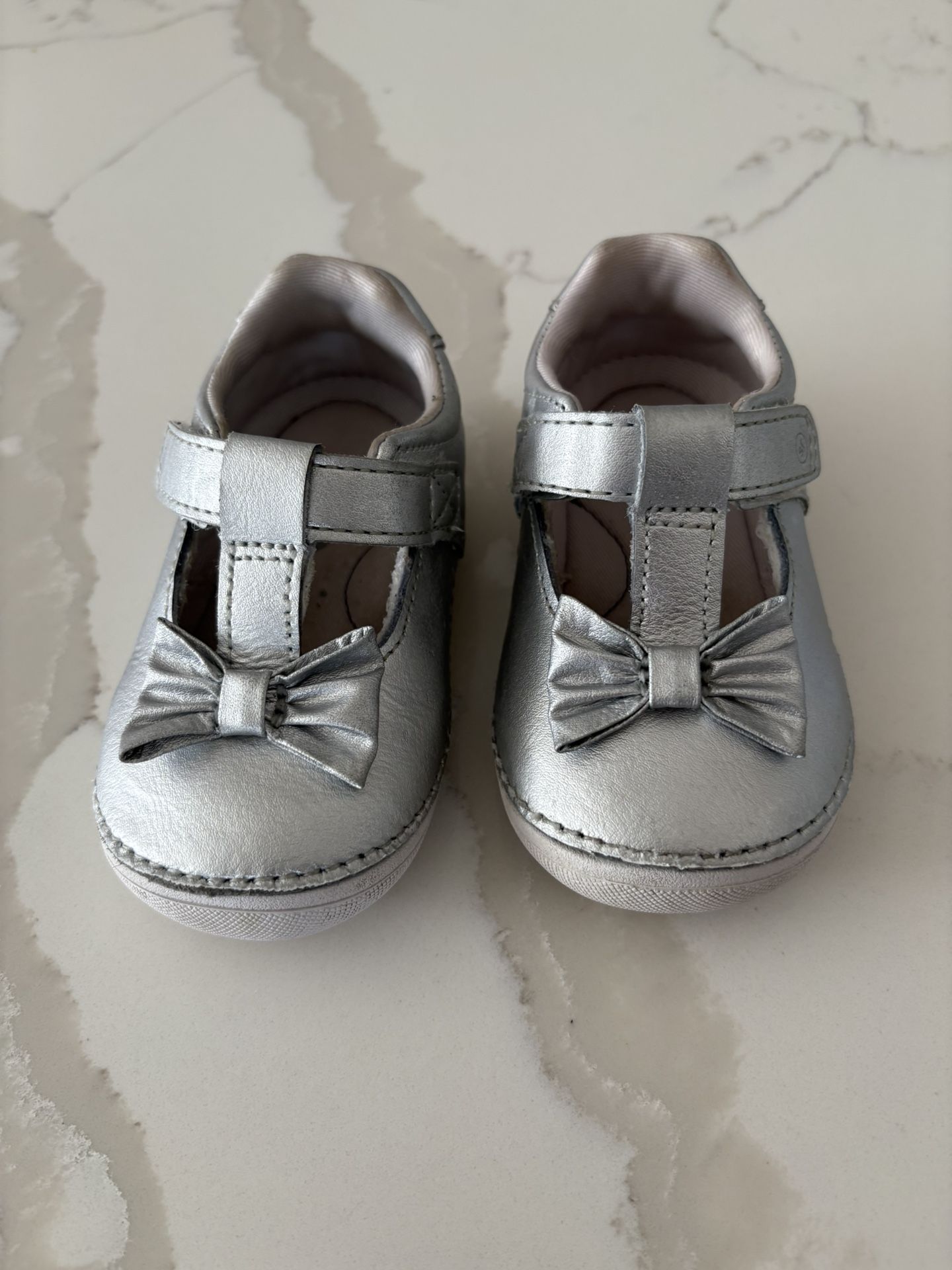 Stride Rite Metallic Silver Toddler Dress Shoes Size 5.5