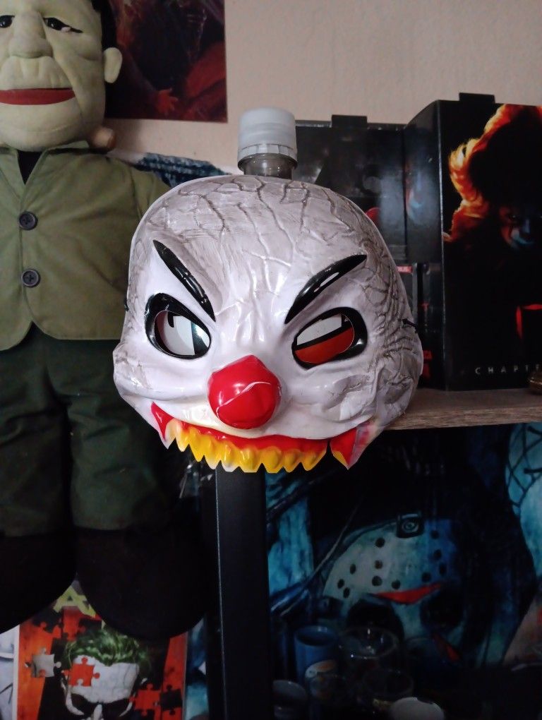 Clown mask