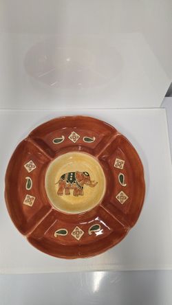 Elephant design, ceramic chip and dip platter