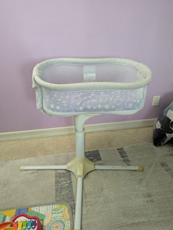 Halo Bassinest Swivel Sleeper Bassinet